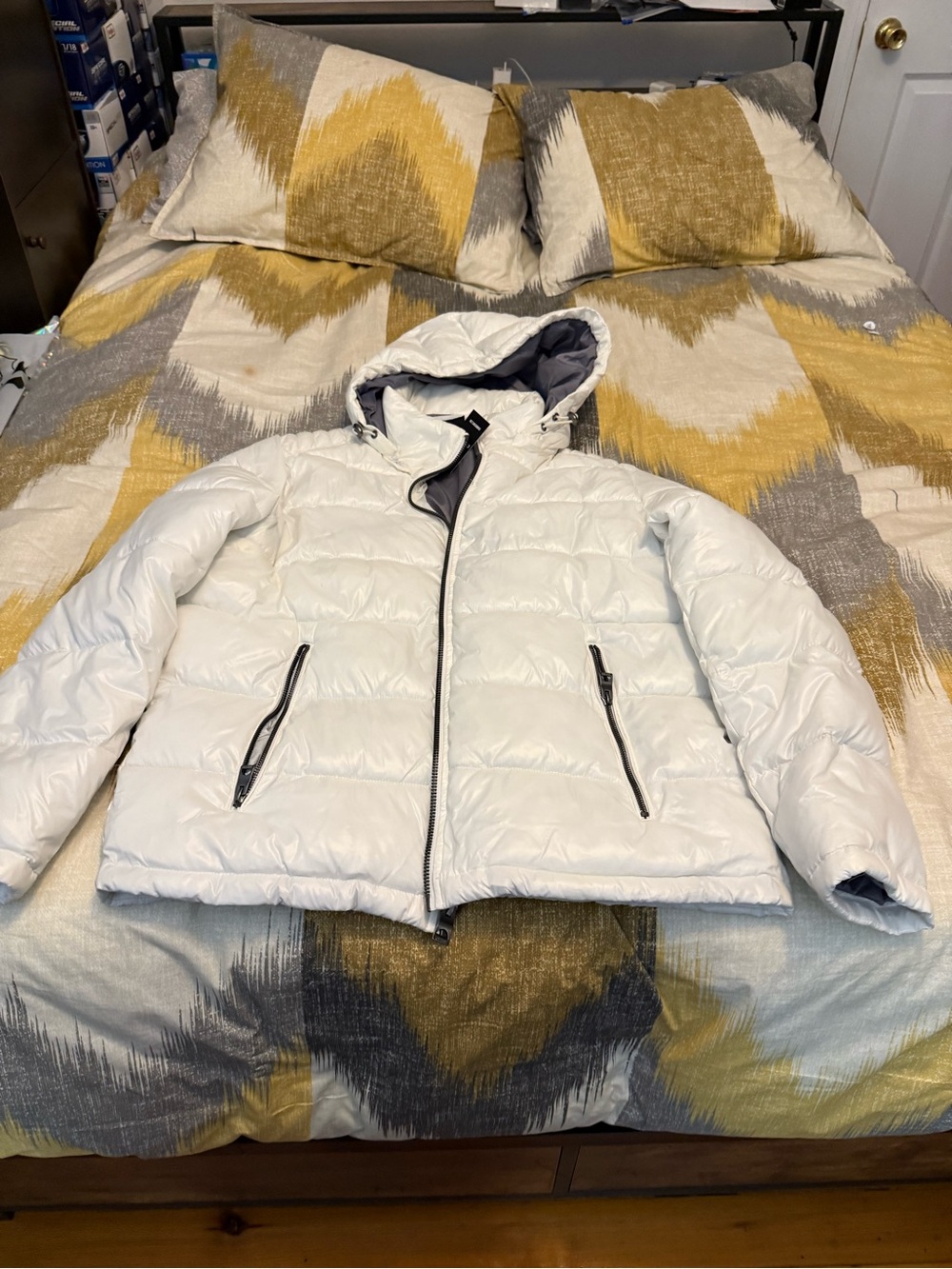 Guess Men's White Hooded Puffer Jacket Size L